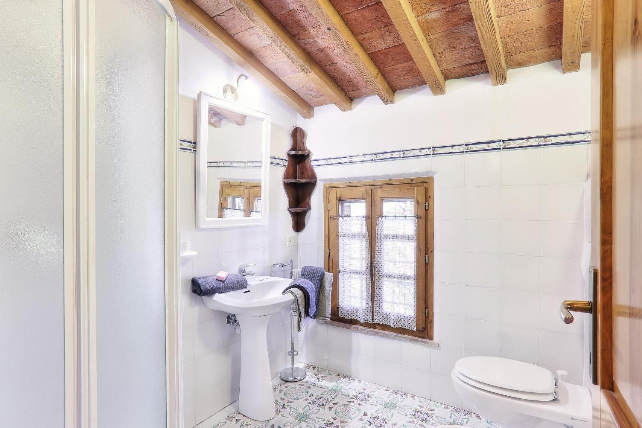 Borgo Di Alica Villa Palaia Bagian luar foto